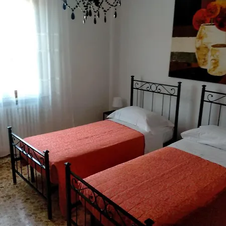Guest house Affittacamerelaquerce